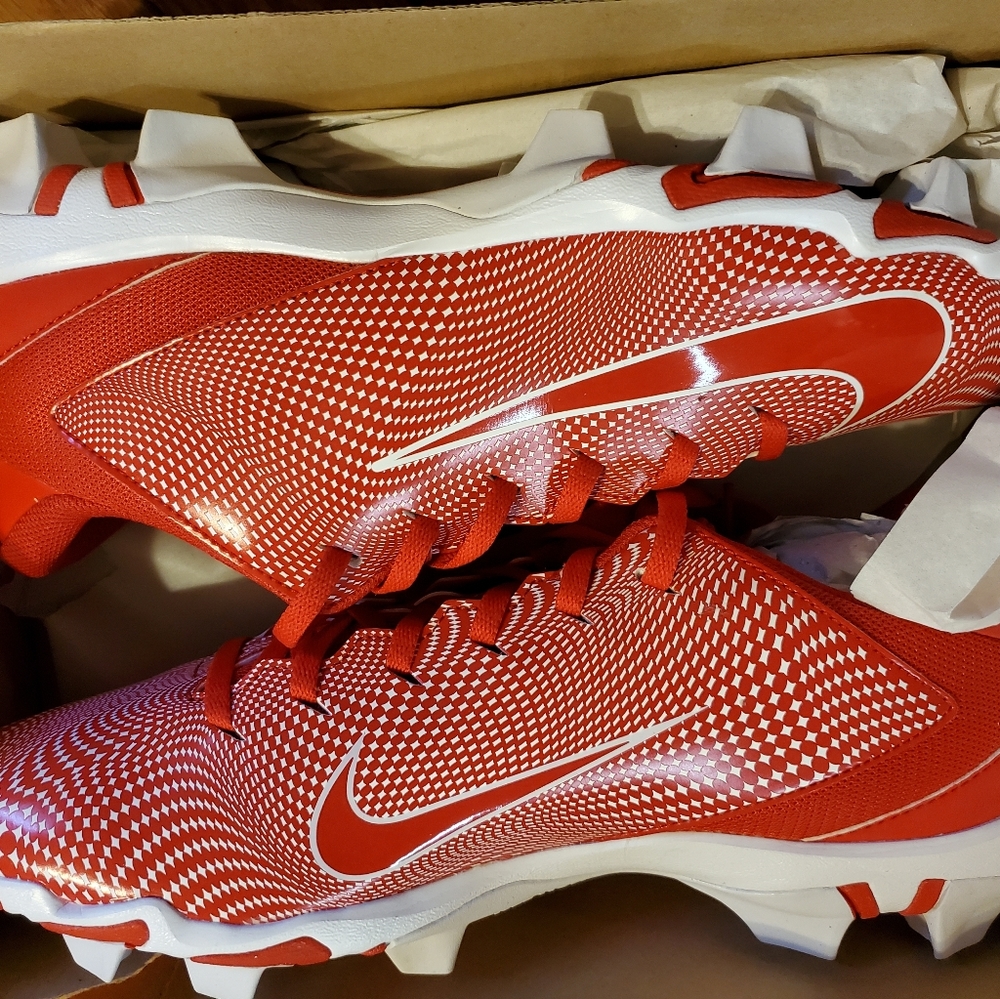 Mens size 11 football cleats nib